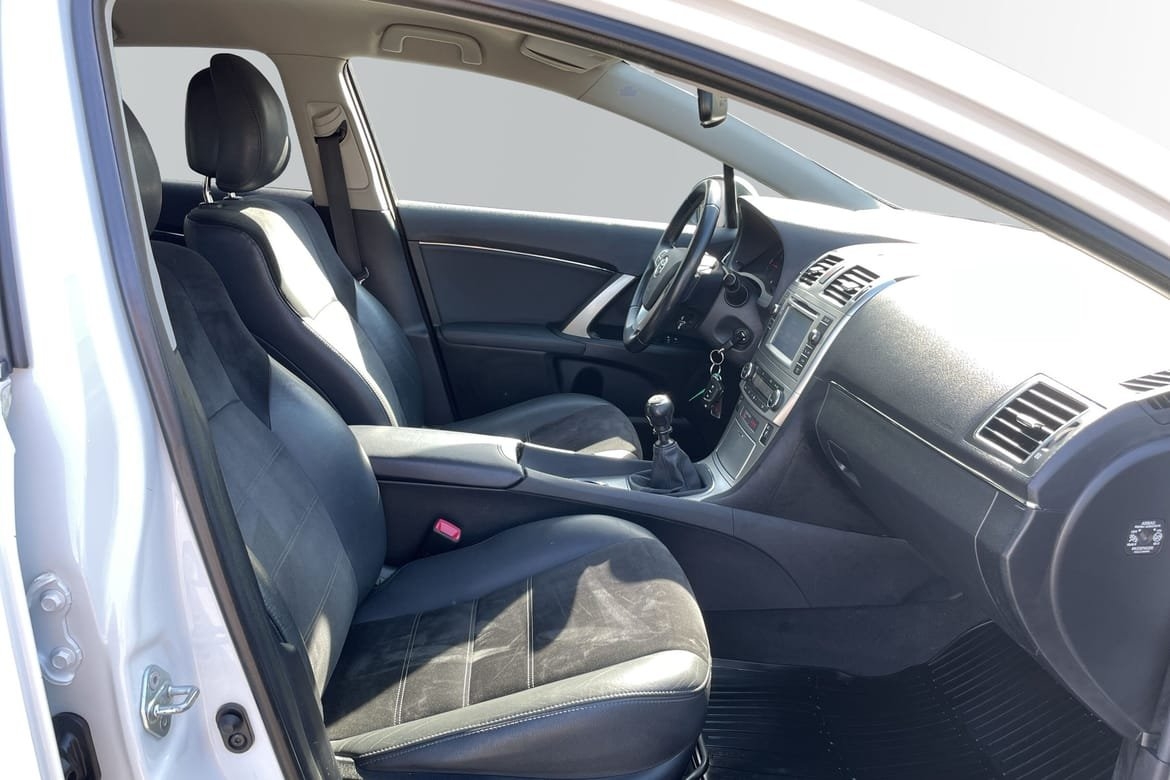 Toyota Avensis 1.8 147 hk Edition 50 2015, photo 7/22