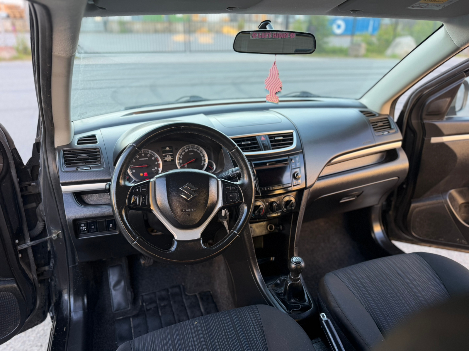 Suzuki Swift 2015, photo 7/10