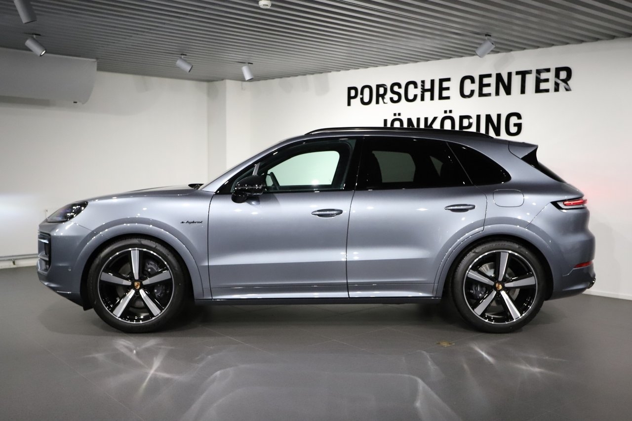 Porsche Cayenne E-Hybrid Black Edition 2026, bild 2/10