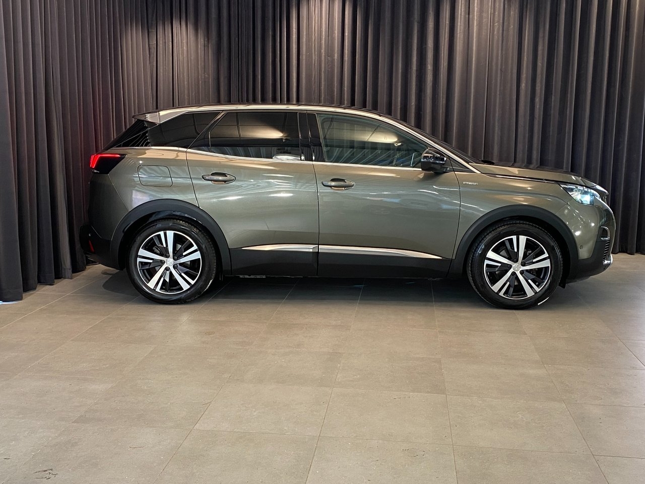 Peugeot 3008 1.6 THP 165 AUT GT-Line 2017, bild 5/10