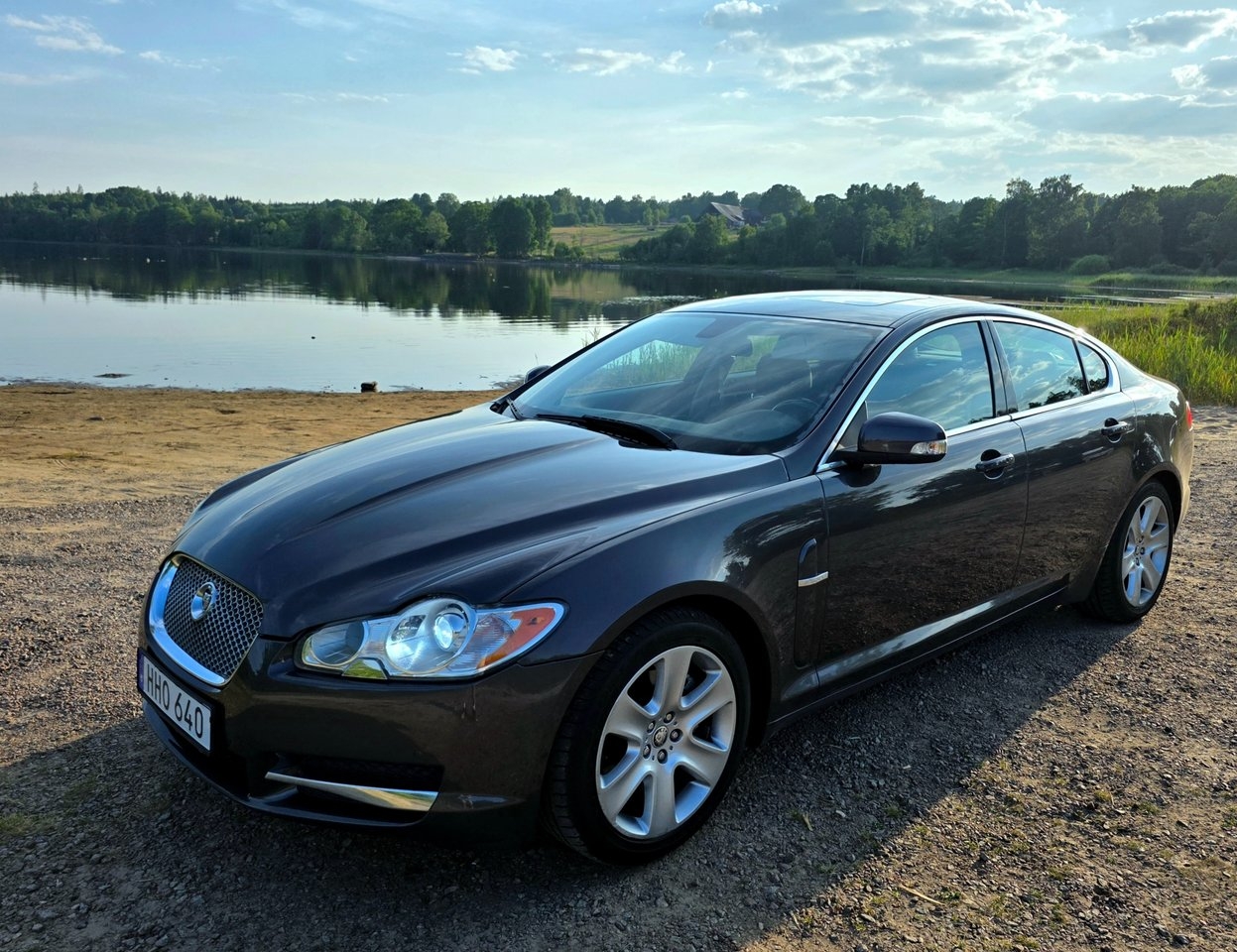 Jaguar XF