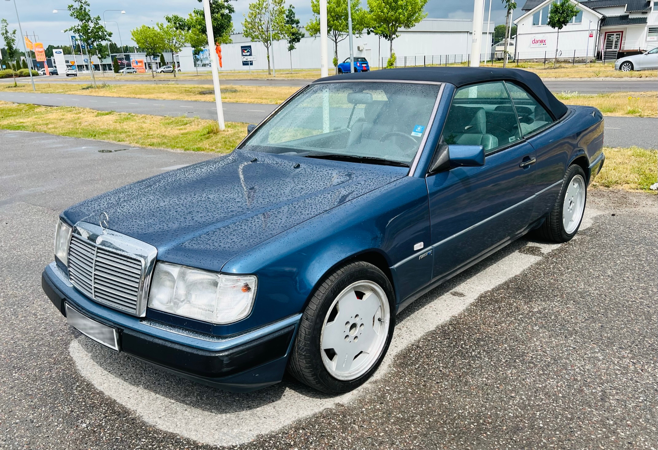 Mercedes-Benz 300 1993, kuva 2/9