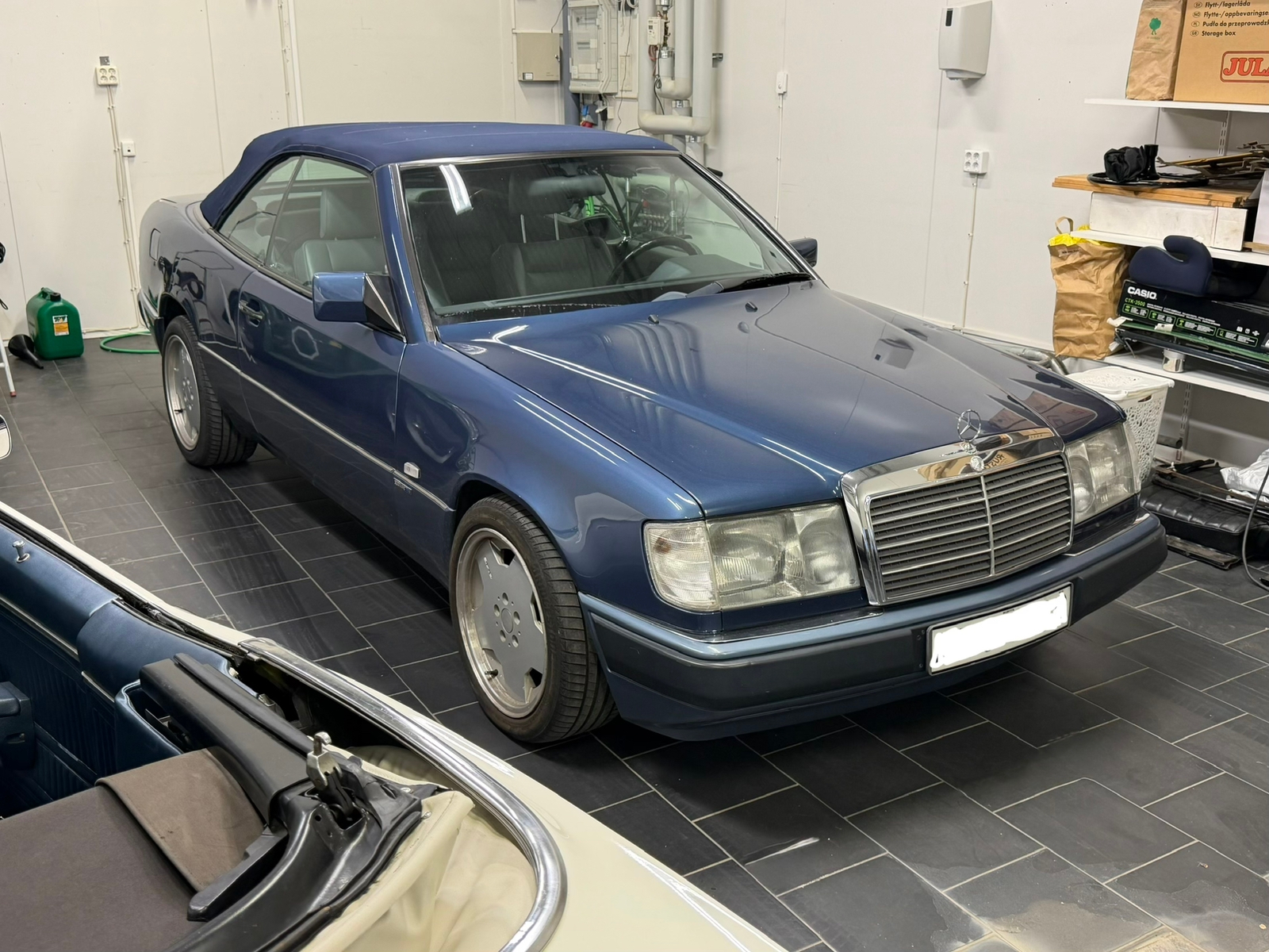 Mercedes-Benz 300