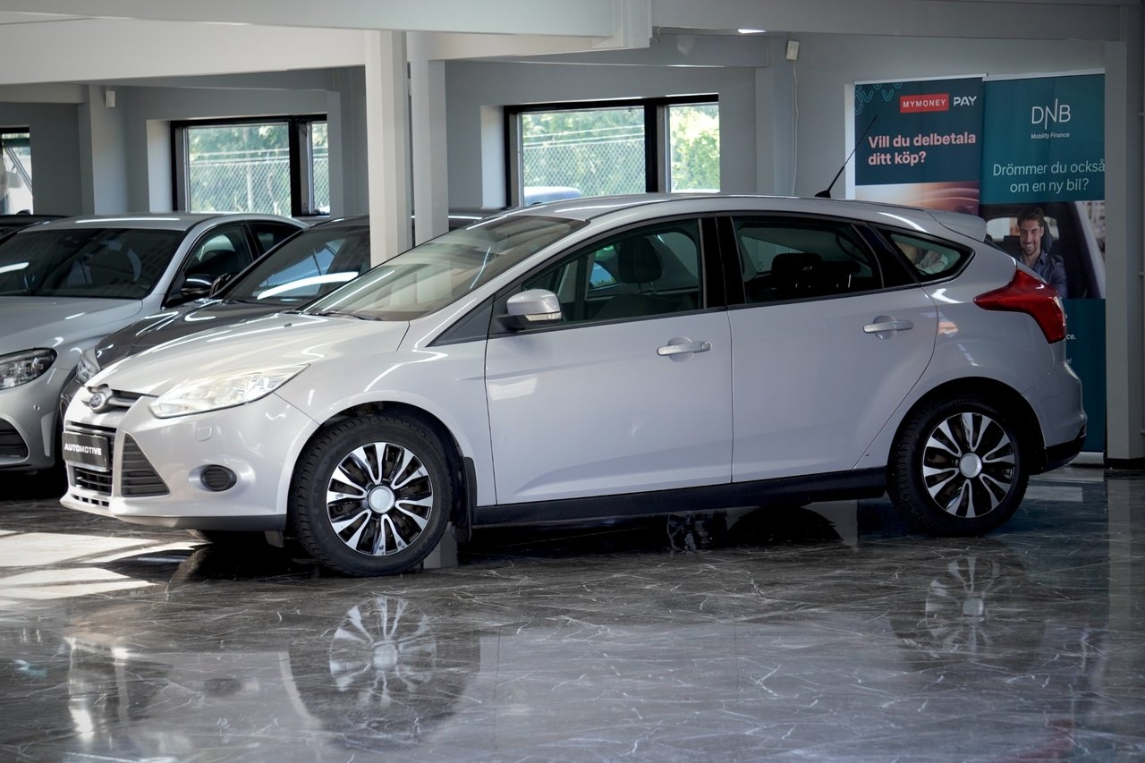 Ford Focus 1.6 Ti-VCT Flexifuel Trend 2011, kuva 3/10