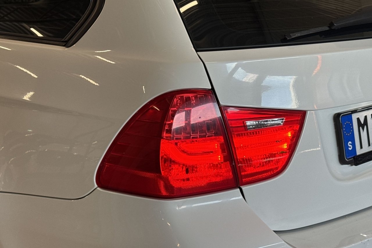 BMW 320 d xDrive Touring 2012, photo 7/25