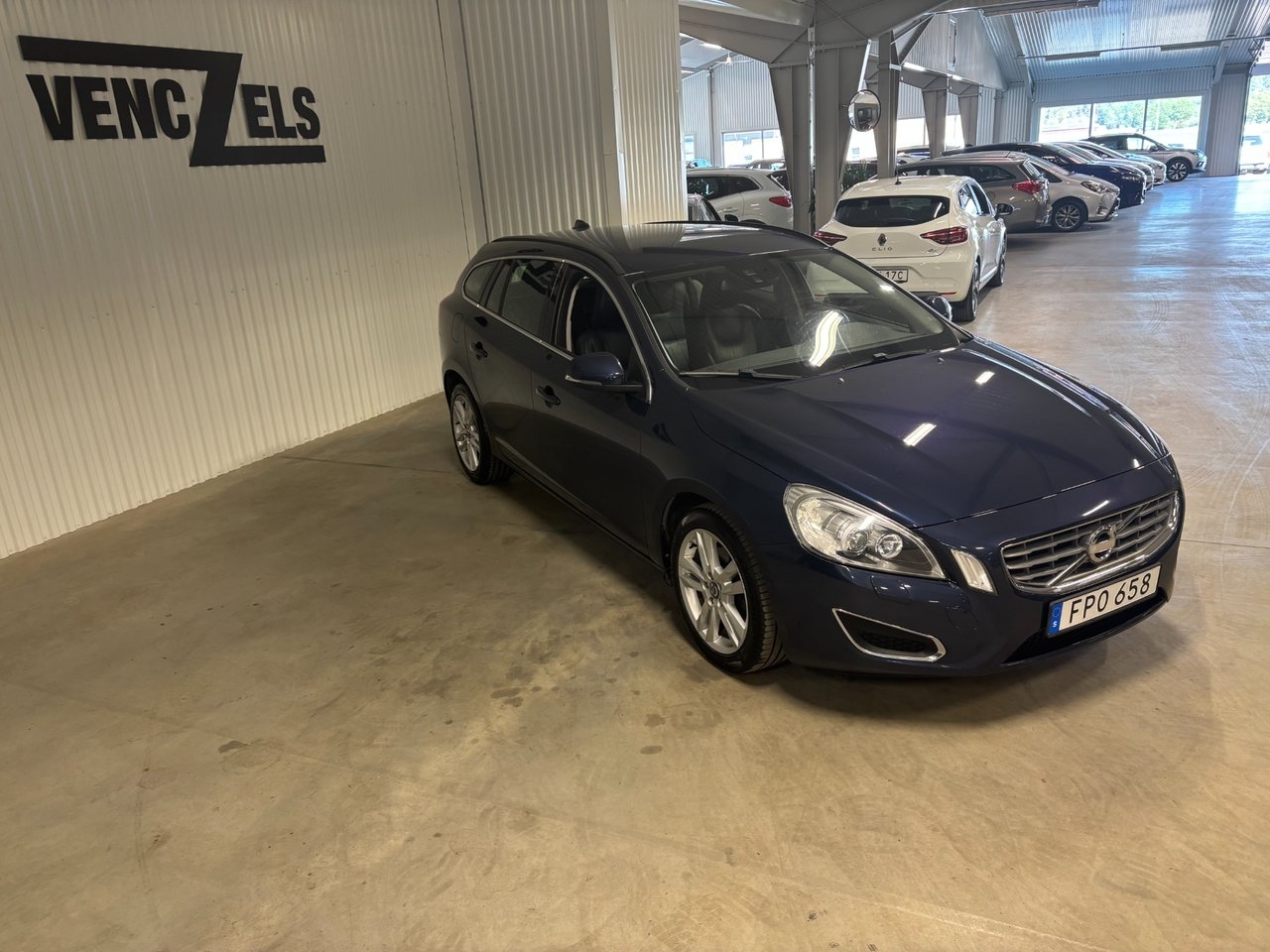 Volvo V60 2013, photo 2/9