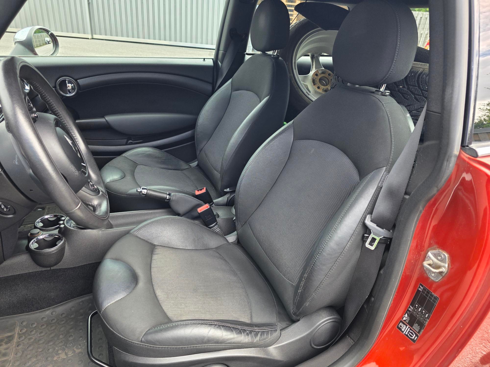MINI Cooper Manuell 2013, kuva 6/10