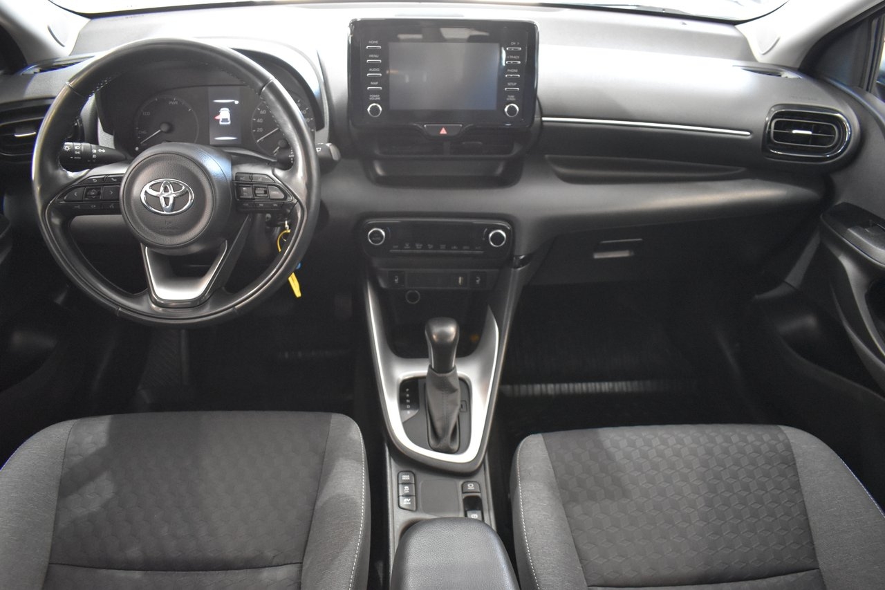 Toyota Yaris Hybrid CVT Active 2023, photo 6/19