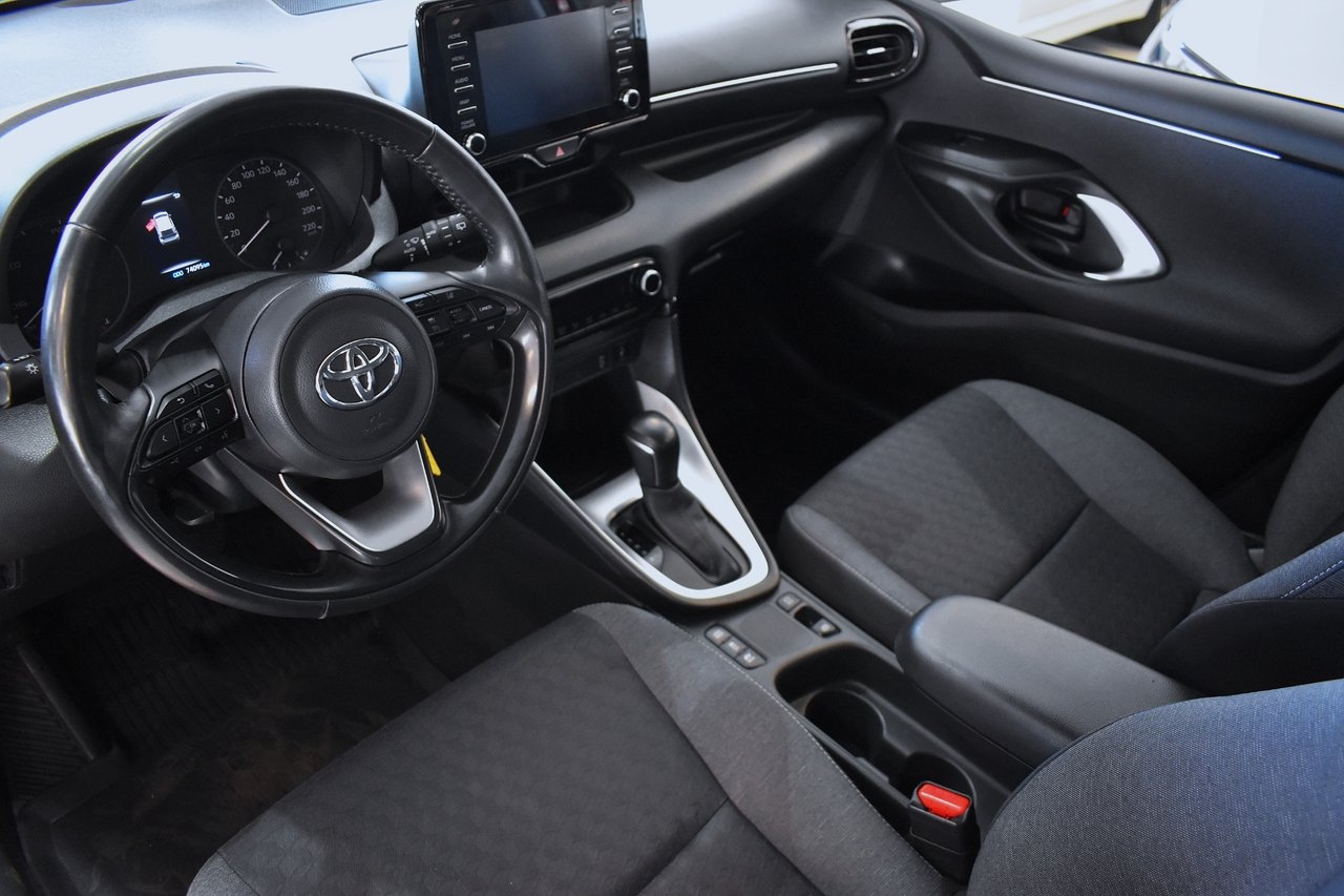 Toyota Yaris Hybrid CVT Active 2023, photo 7/19