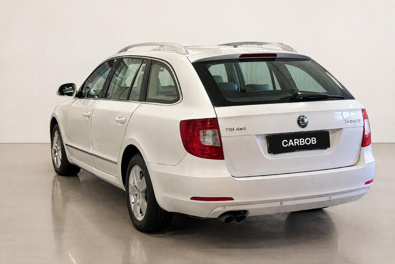 Skoda Superb 2012, bild 5/12