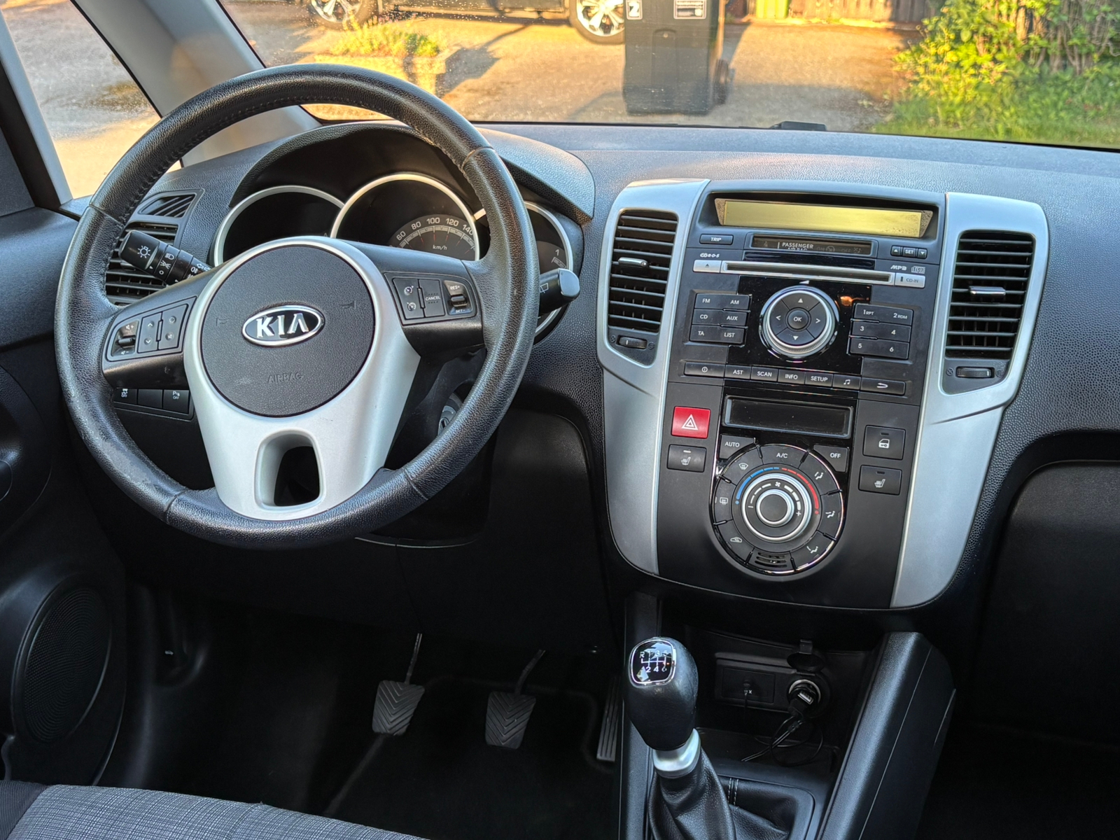 Kia Venga 1.4 CRDi Manuell 2011, bild 4/11