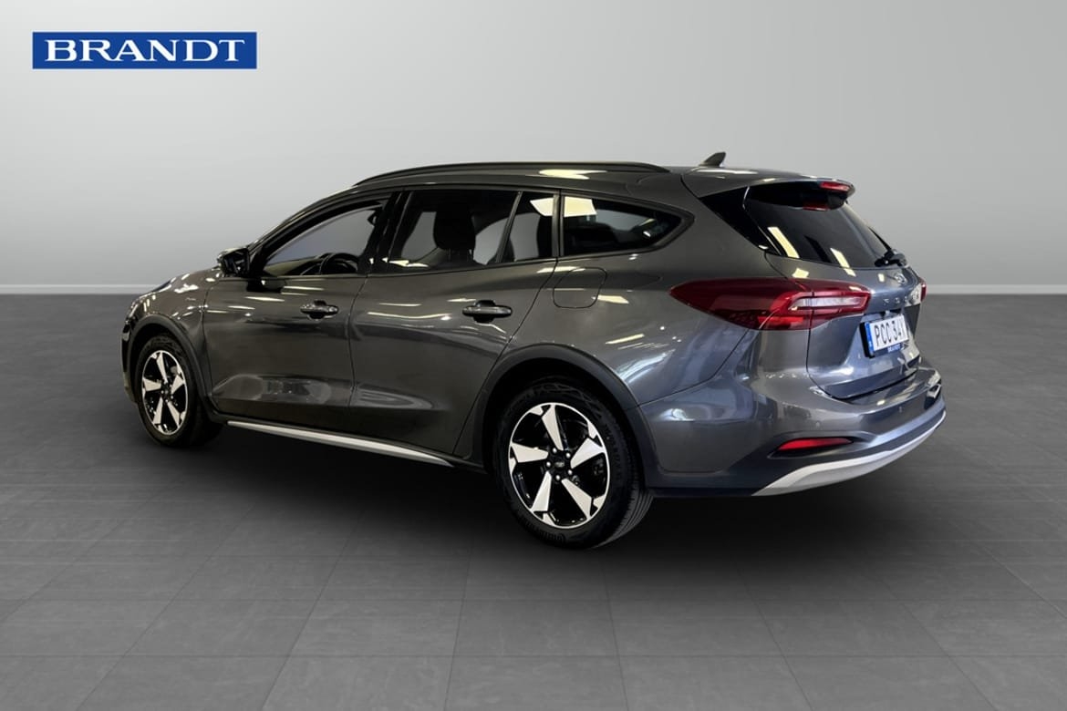 Ford Focus 2023, photo 2/9