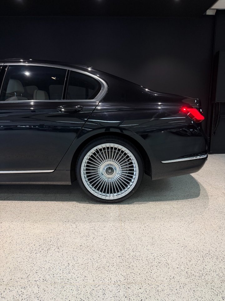 BMW 750 i iX 2020, photo 4/10
