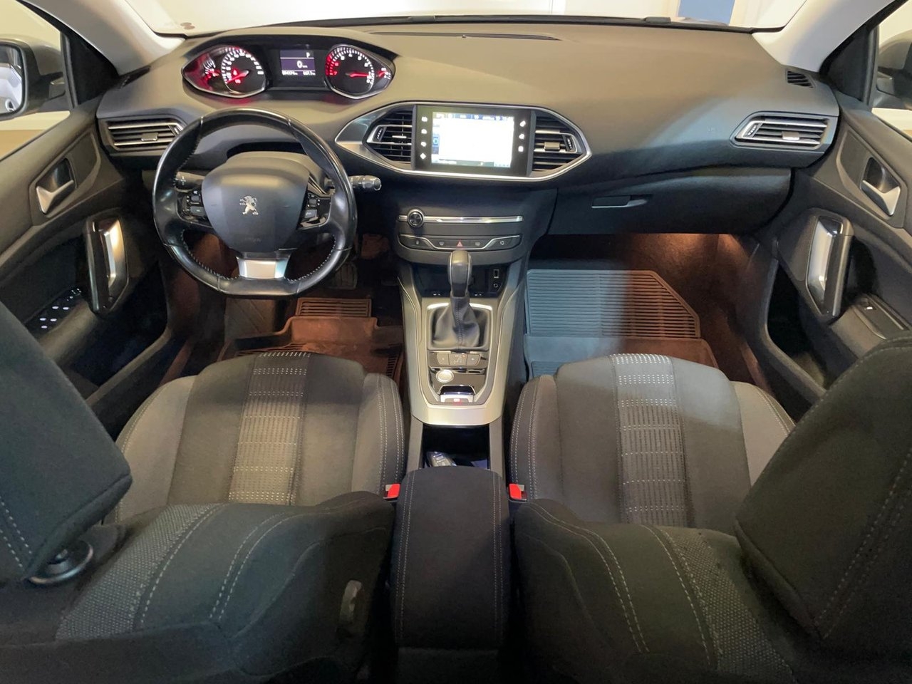 Peugeot 308 SW 1.2 PureTech 130 Allure 2015, bild 7/18
