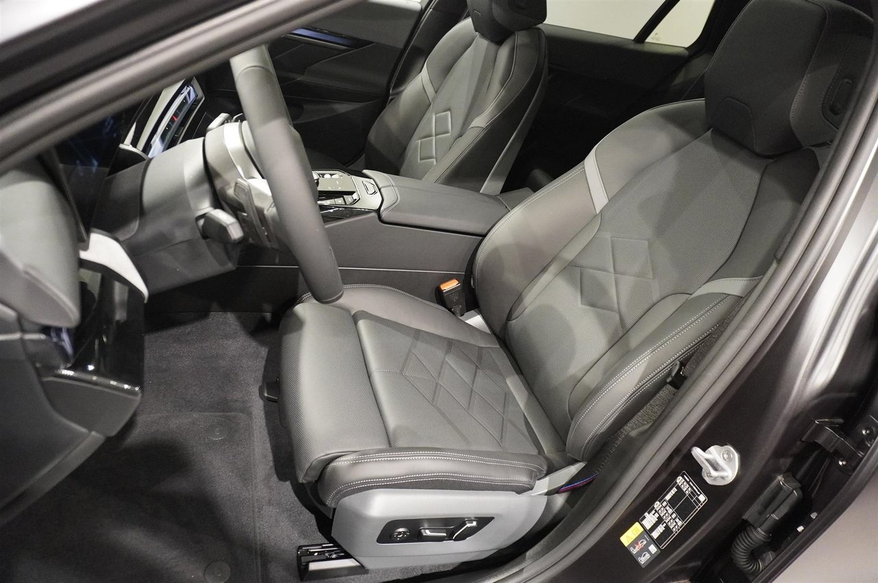 BMW 530 e xDrive Touring 2026, bild 4/22