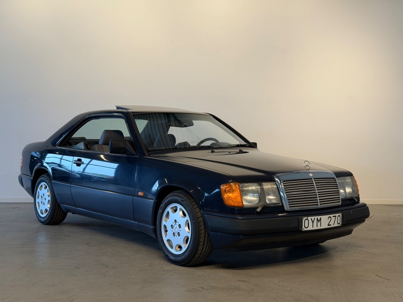 Mercedes-Benz 230 CE Coupé 1989, photo 2/10