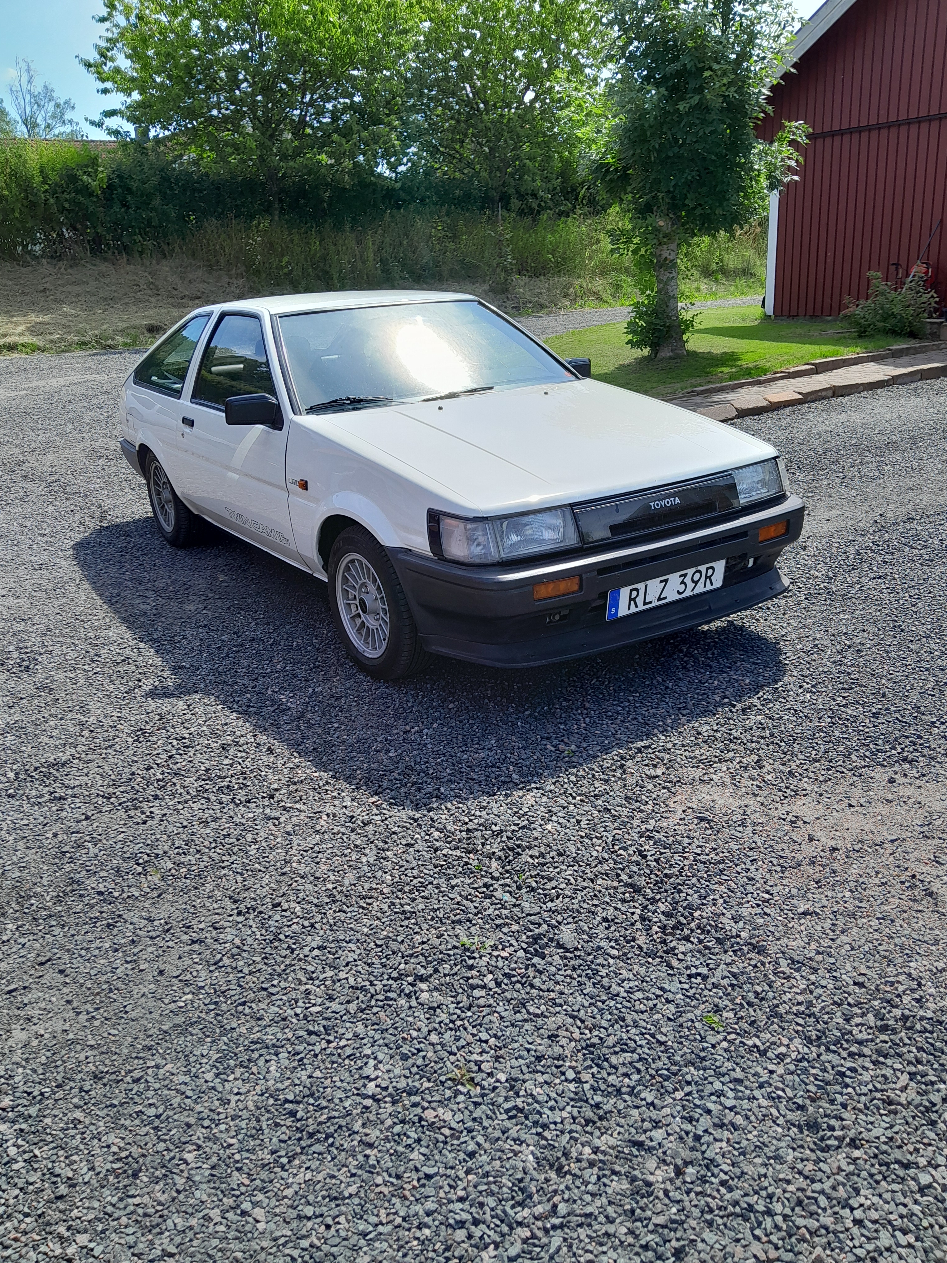 Toyota Corolla GT Twin Cam 16 AE86 1984, kuva 2/6
