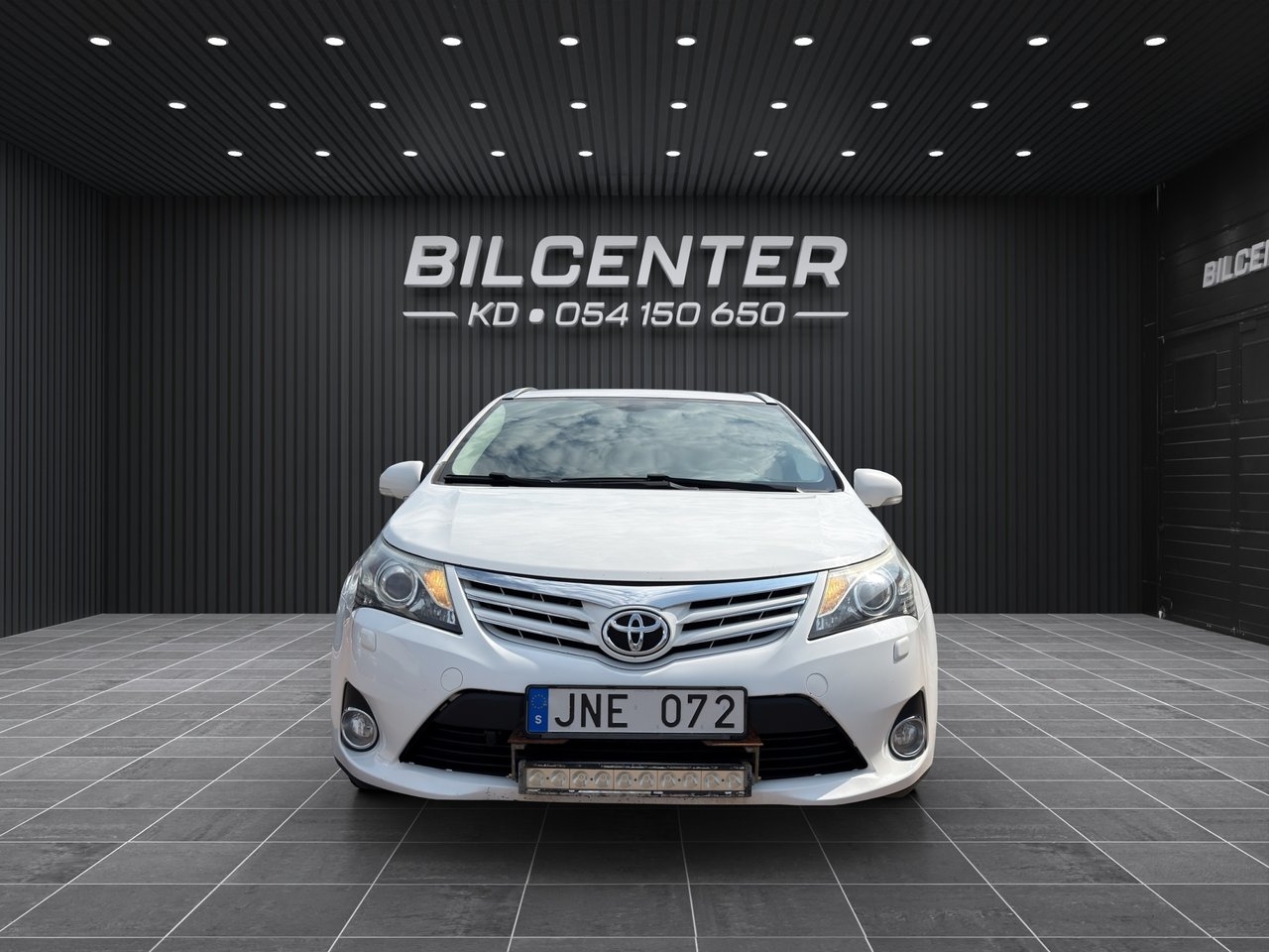 Toyota Avensis 2.0 D-4D Business 2013, bild 2/10