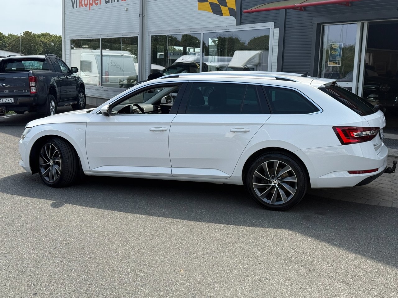 Skoda Superb 2017, bild 7/10
