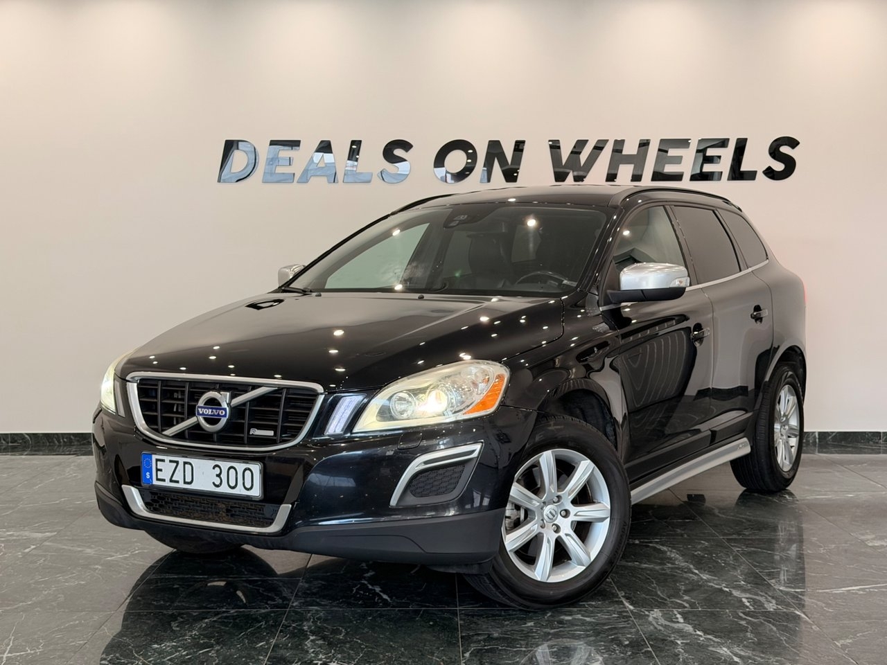 Volvo XC60 D4 Geartronic R-Design 163hk 2013, kuva 2/10