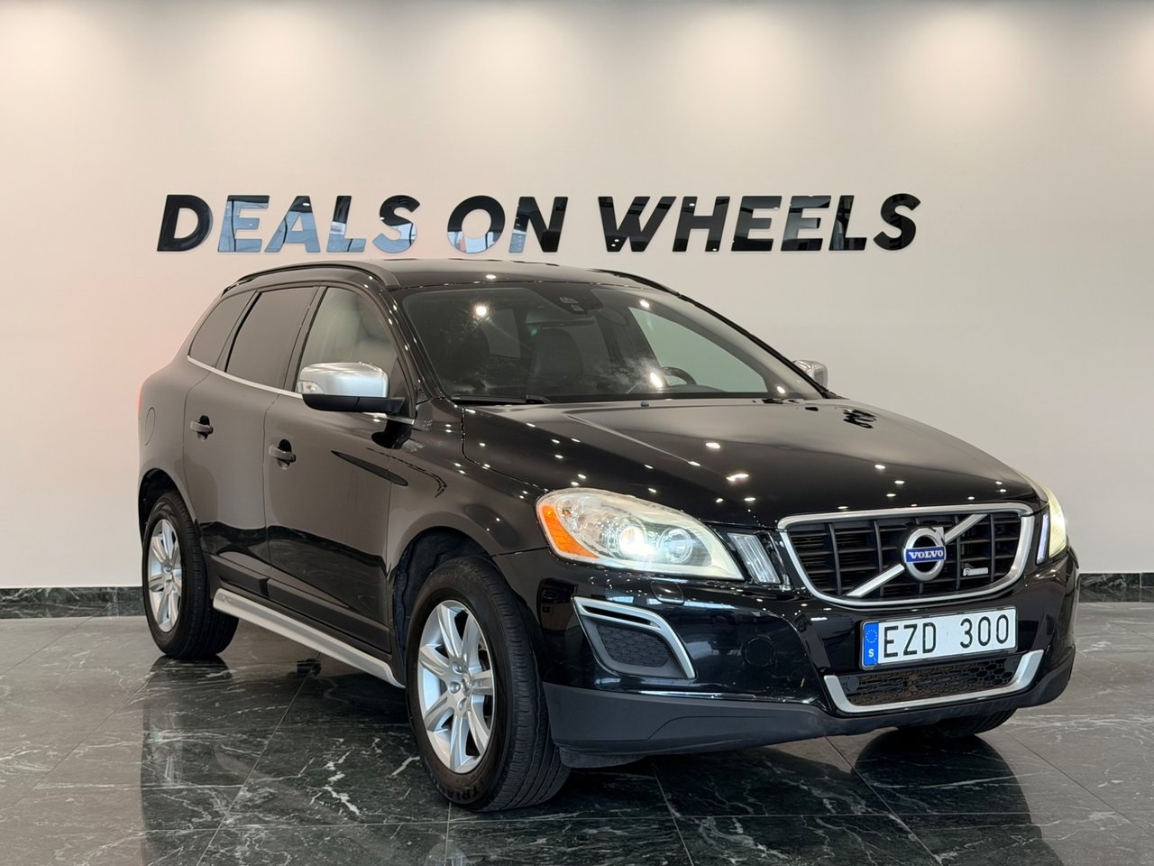 Volvo XC60 D4 Geartronic R-Design 163hk 2013, kuva 3/10