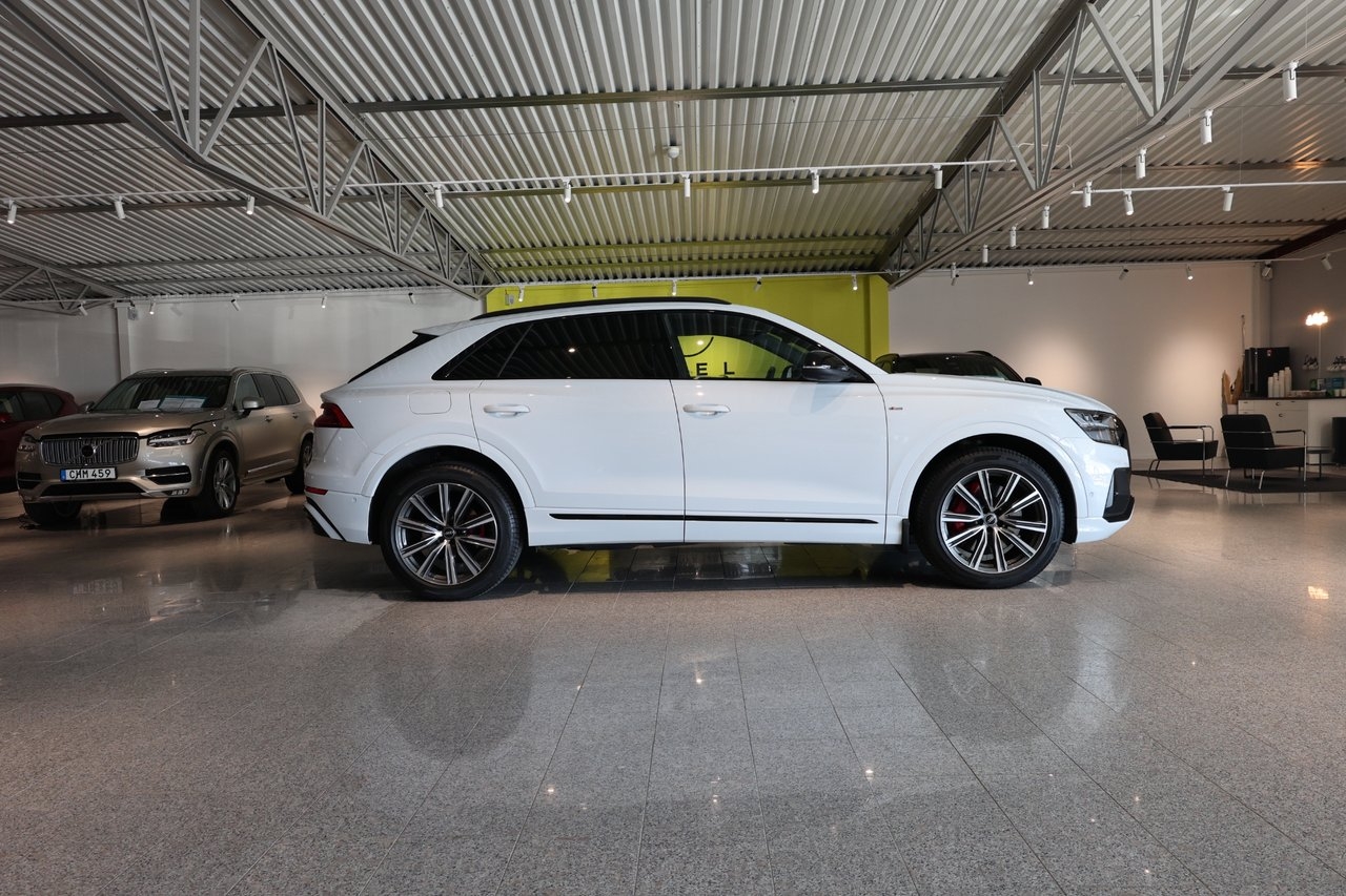 Audi Q8 60 TFSI Quattro S line Night 2022, photo 6/23