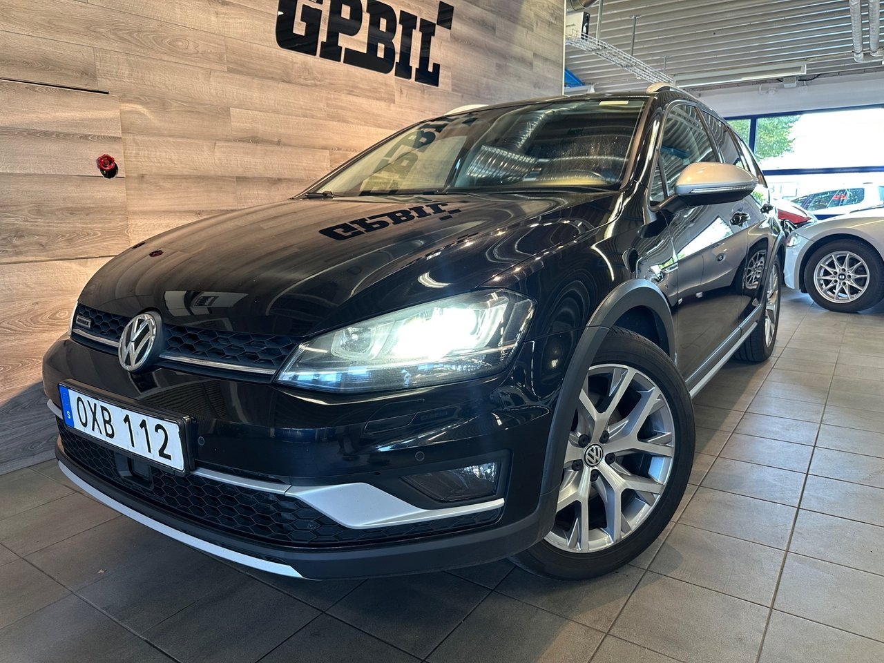 Volkswagen Golf 2.0 TDI 4Motion Alltrack 2016, bild 4/17