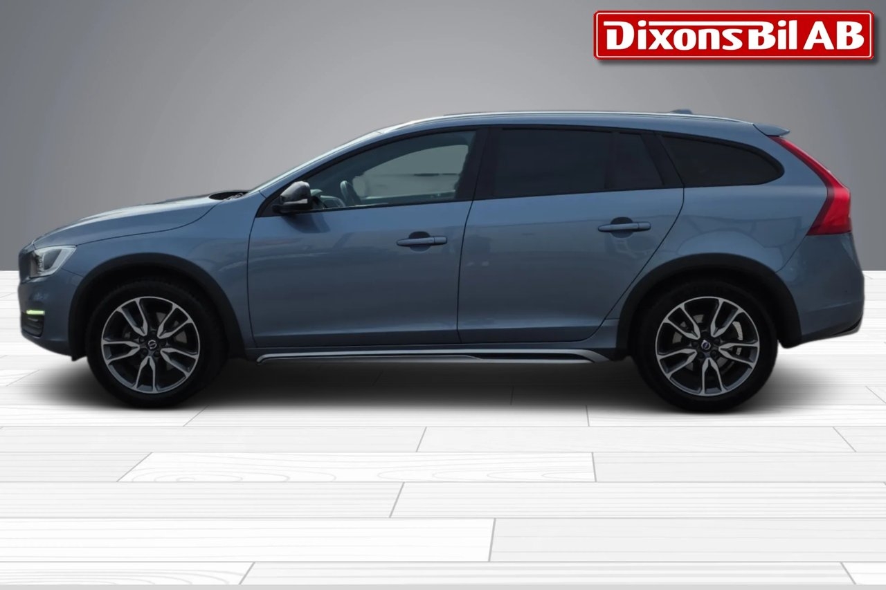 Volvo V60 Cross Country 2017, kuva 3/10