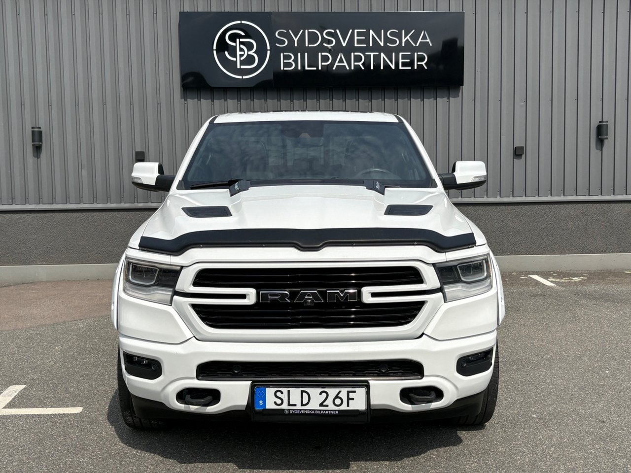 Dodge RAM 1500 Crew Cab 5.7 V8 Hemi 2019, bild 2/10