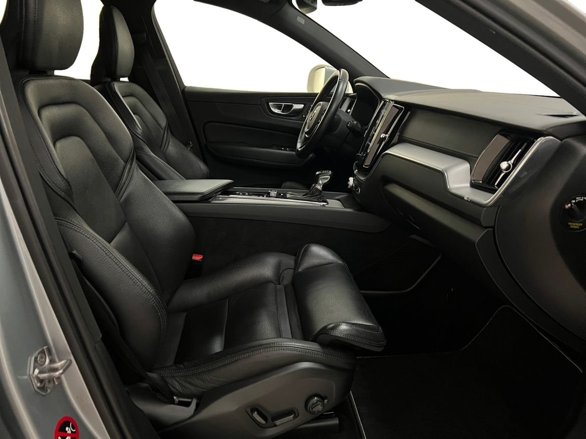 Volvo XC60 T5 AWD R-Design 2019, bild 4/10