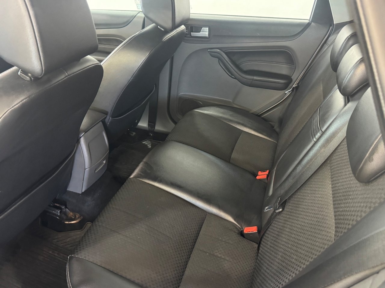 Ford Focus Kombi 1.8 Flexifuel Euro 4 2008, bild 5/9