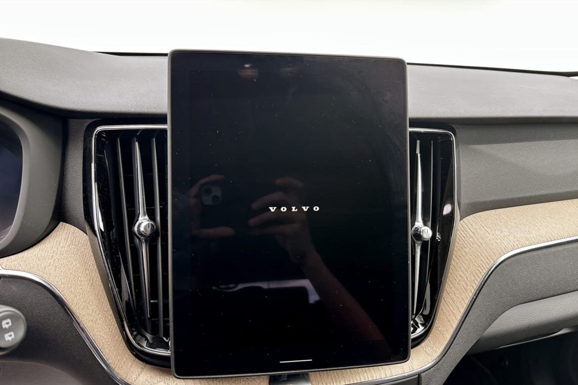 Volvo XC60 T6 Plus Dark Nordic Edition 2026, bild 6/9