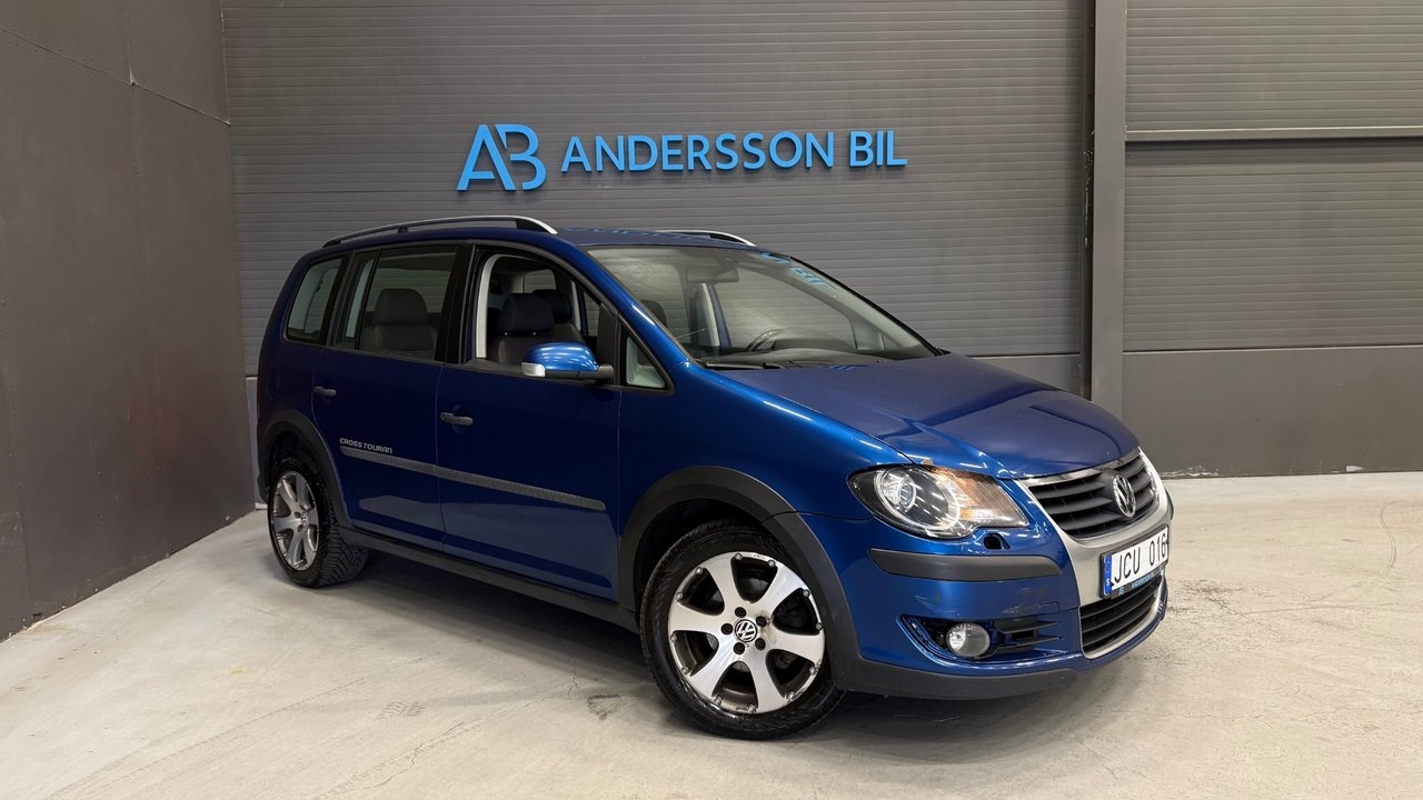 Volkswagen Touran 2009, photo 2/10