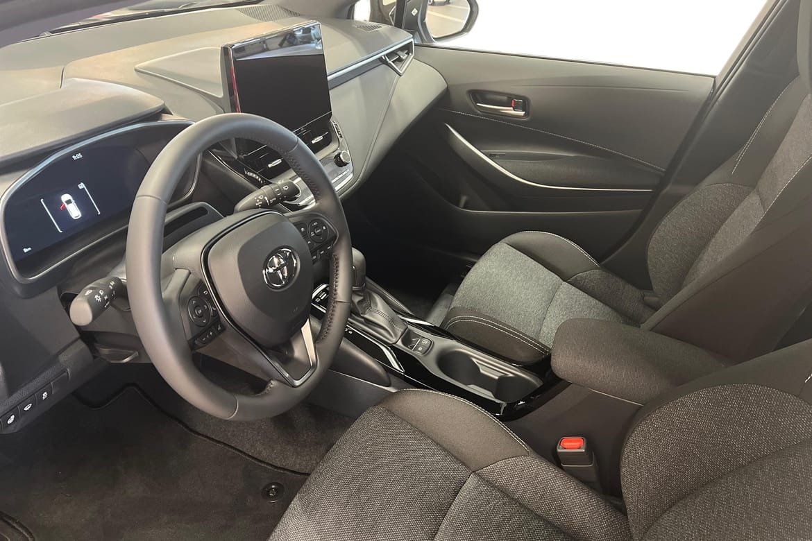 Toyota Corolla 1.8 Hybrid 2025, bild 6/10