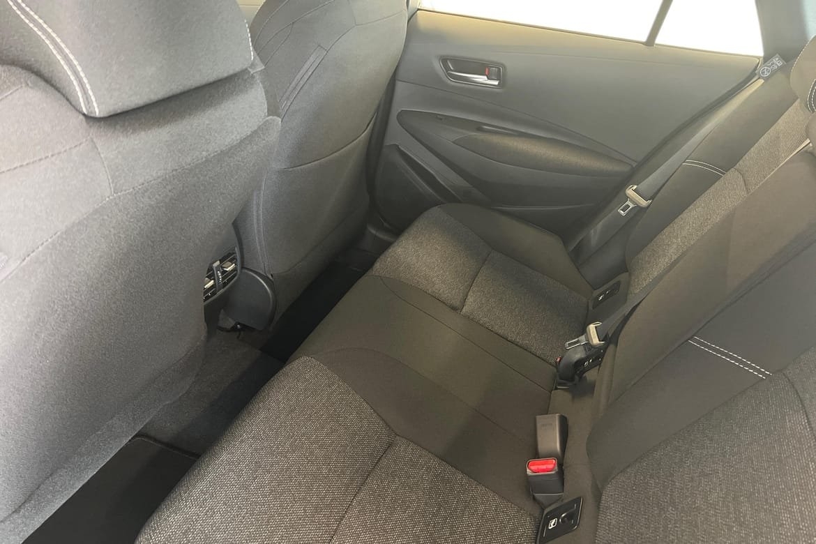 Toyota Corolla 1.8 Hybrid 2025, bild 5/10