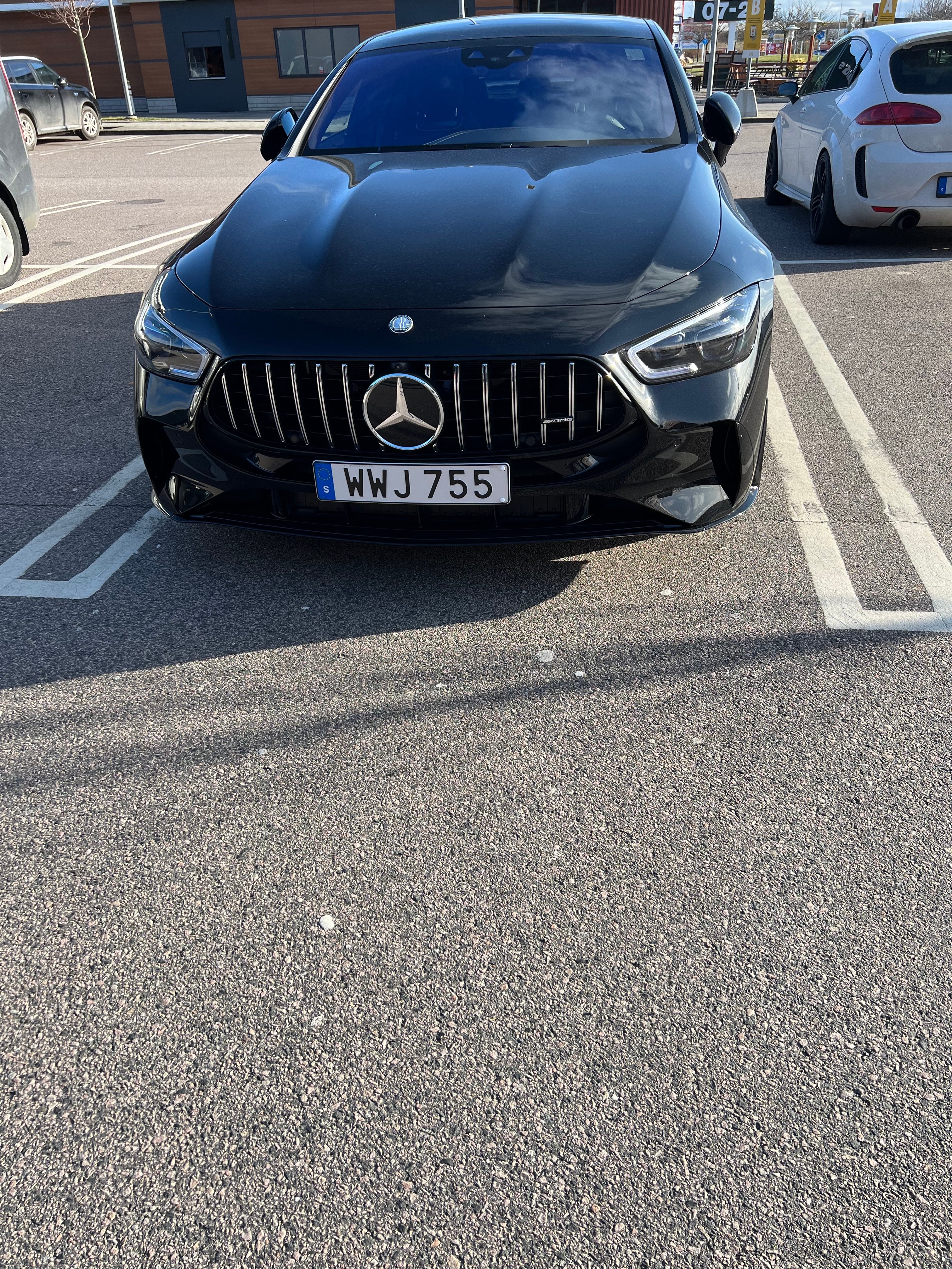 Mercedes-Benz AMG GT 43 2024, photo 3/3
