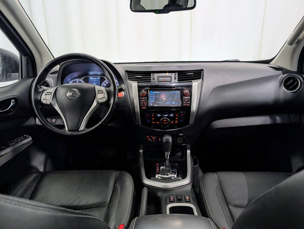 Nissan Navara Dubbelhytt 2.3 dCi 4WD 2018, bild 7/10