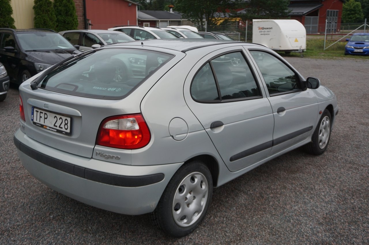 Renault Megane 1.6 Authentique 2002, photo 2/6