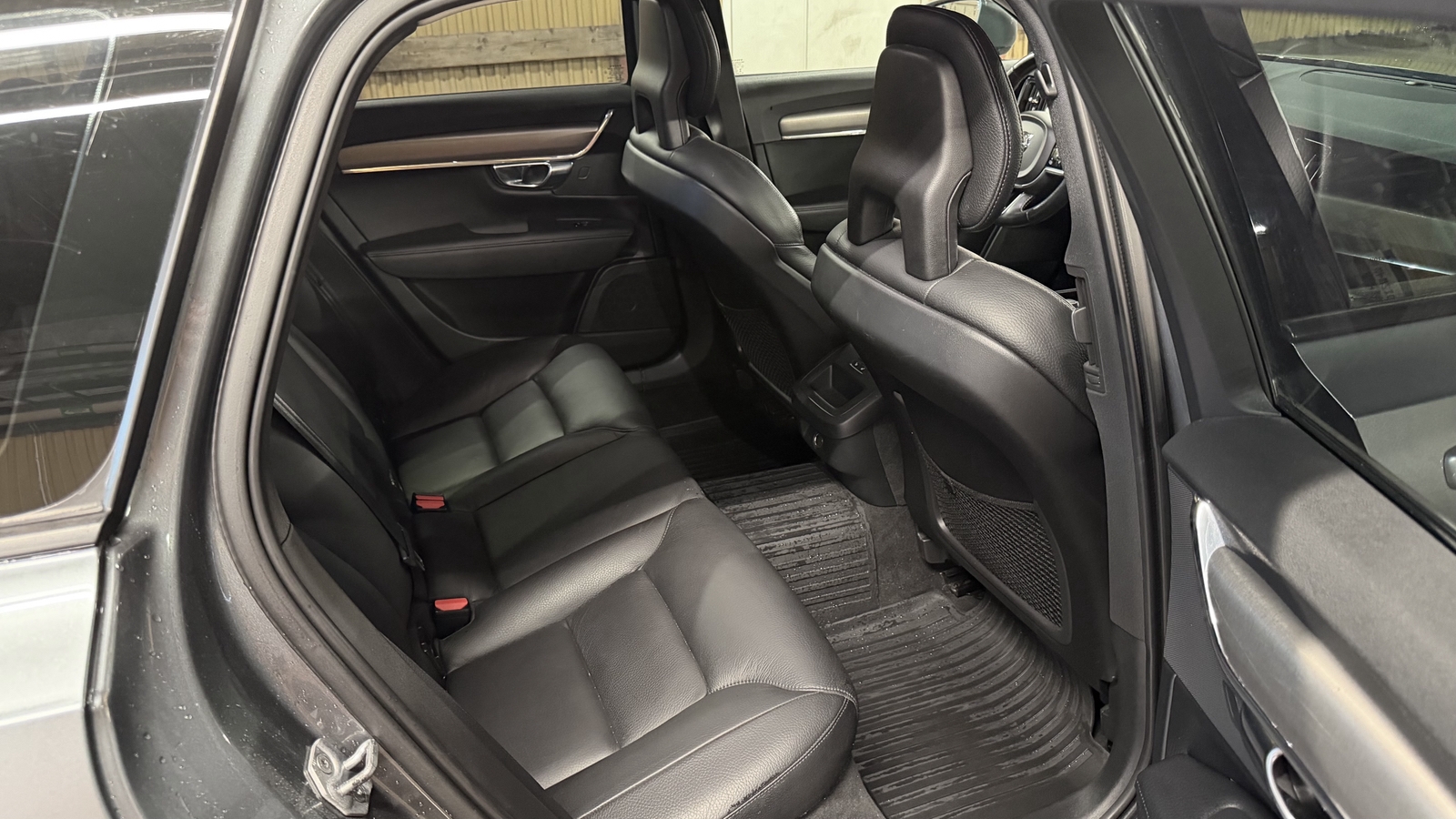 Volvo V90 D4 Geartronic, R-Design 2017, bild 7/12