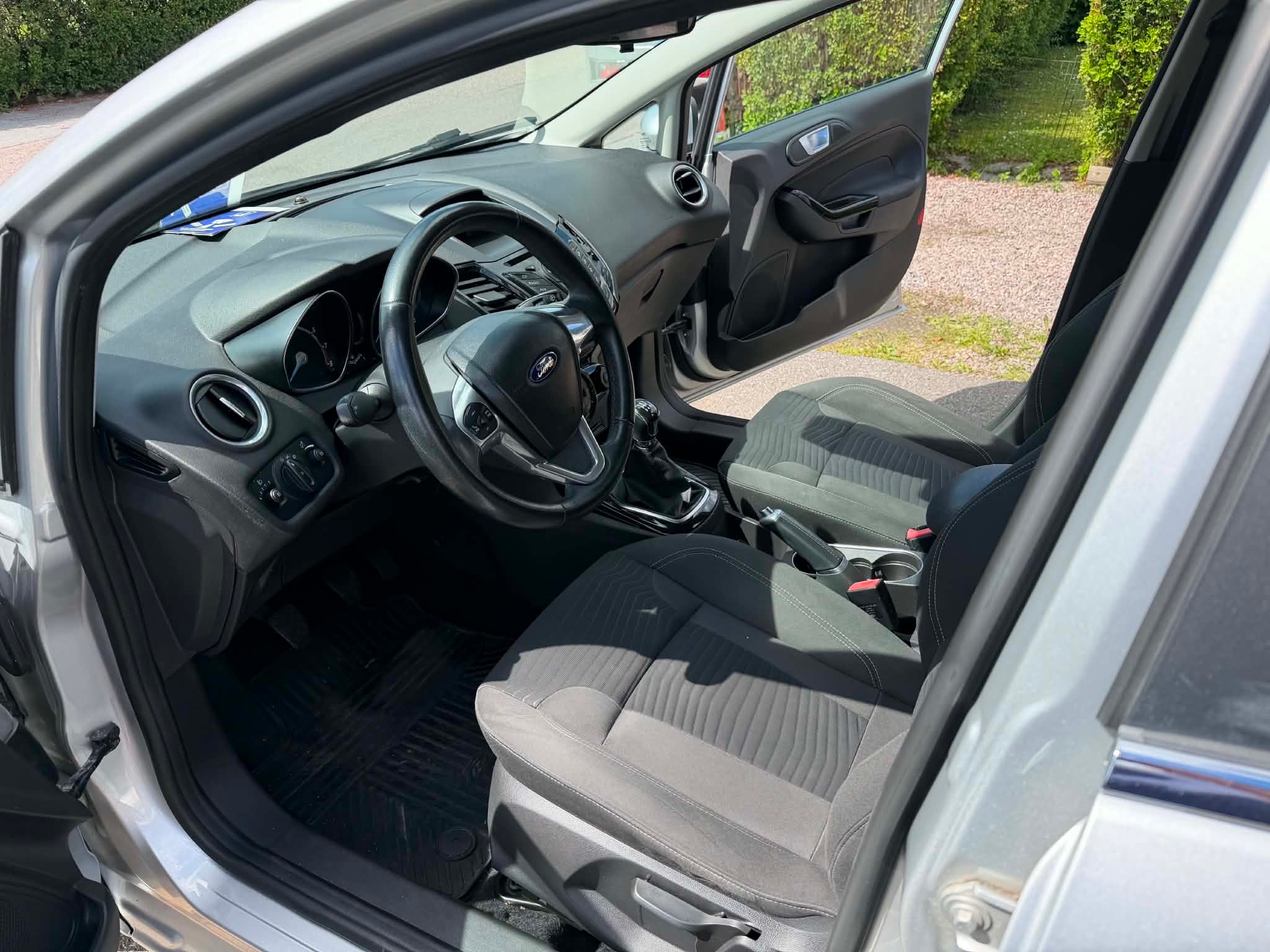Ford Fiesta 5-dörrar 1.0 Manuell 2014, bild 4/9