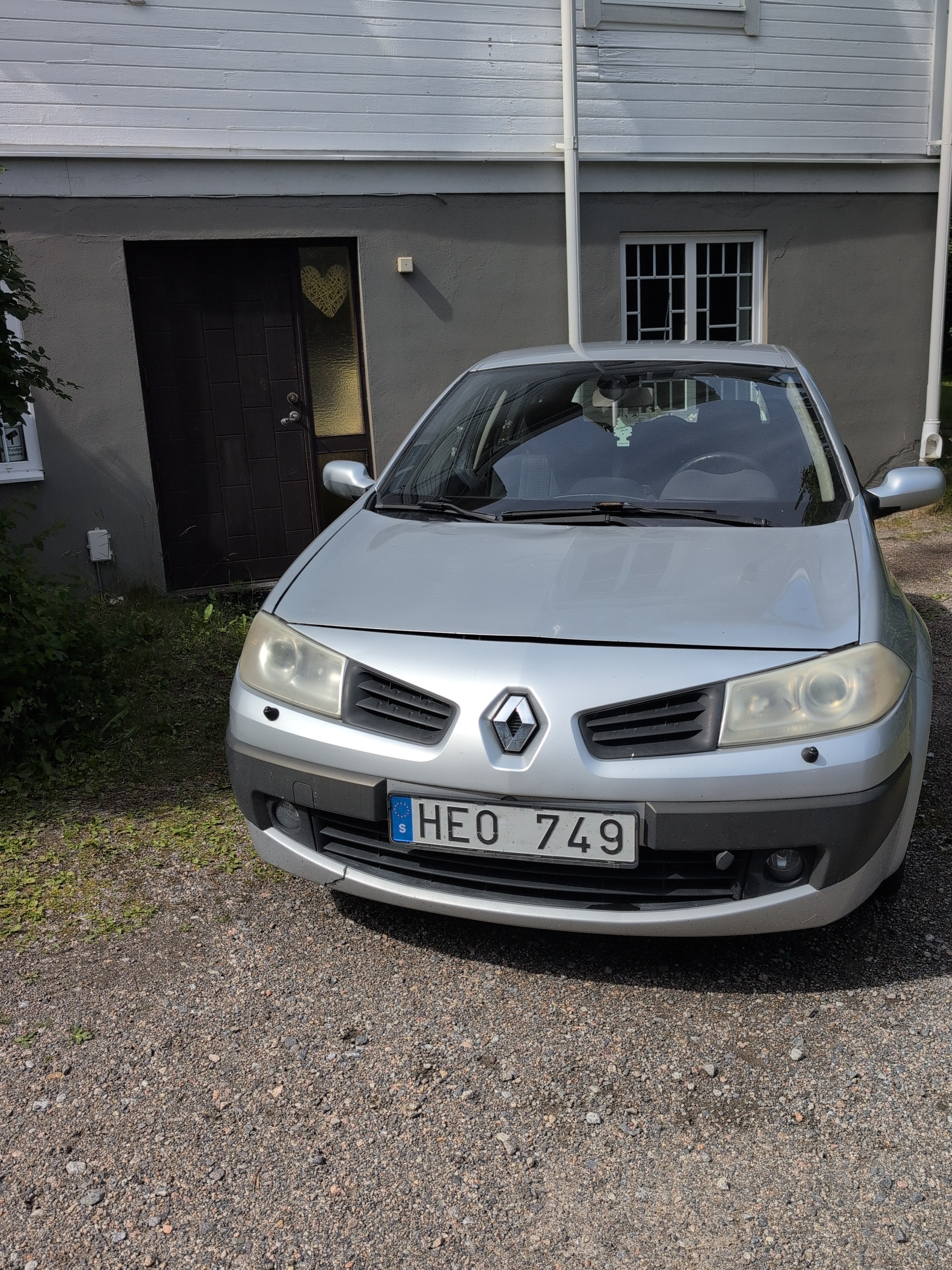 Renault Megane II 5-dörrar 2.0 Manuell 2006, bild 2/10