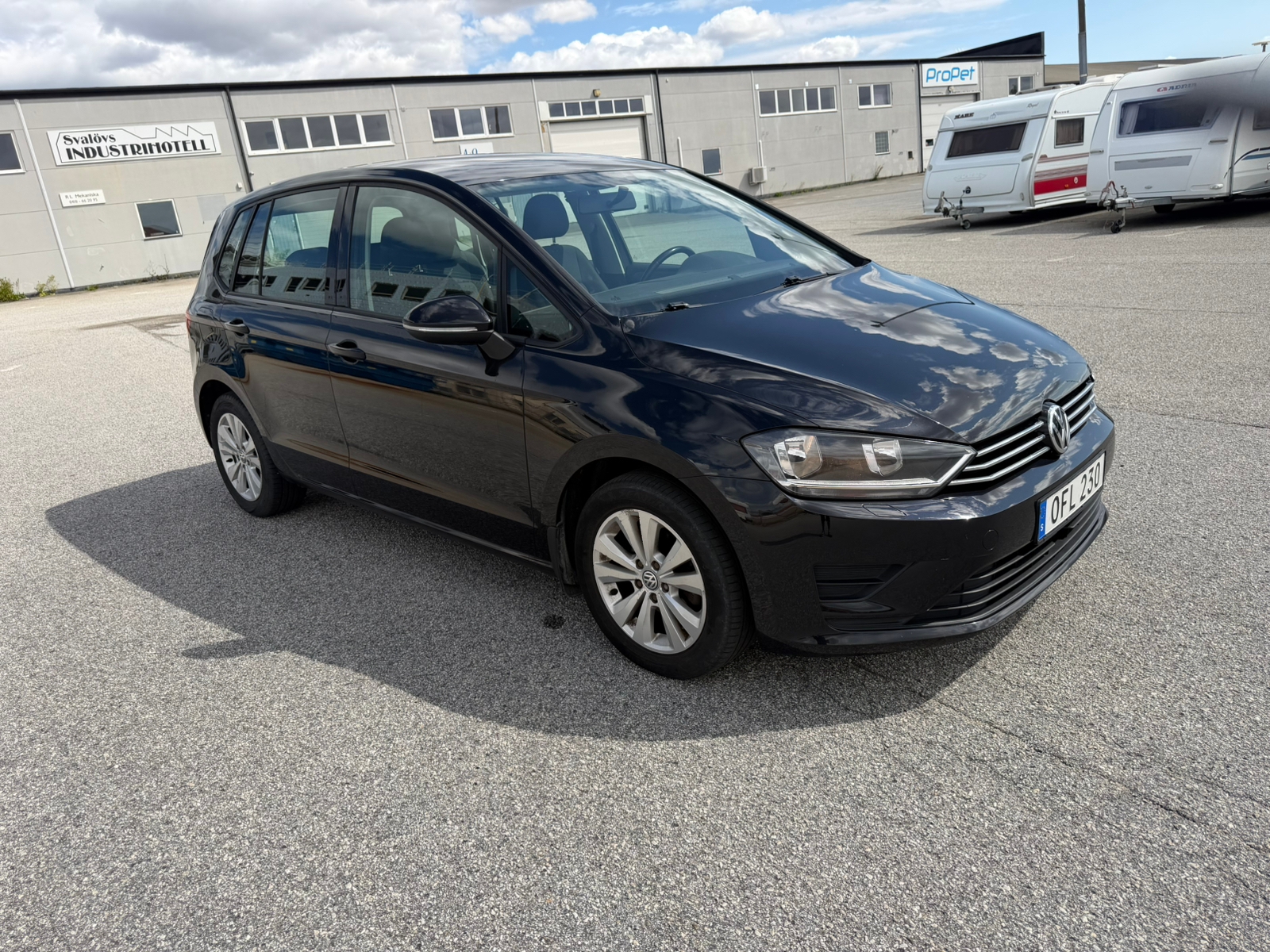 Volkswagen Golf Sportsvan 2017, photo 2/10