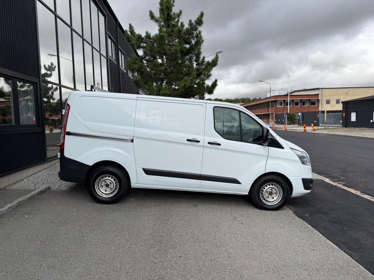 Ford Transit Custom 2017, bild 2/10