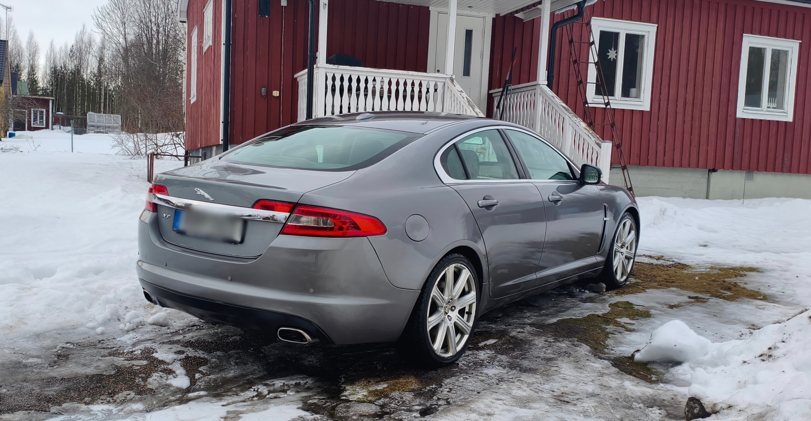 Jaguar XF 2009, kuva 6/9