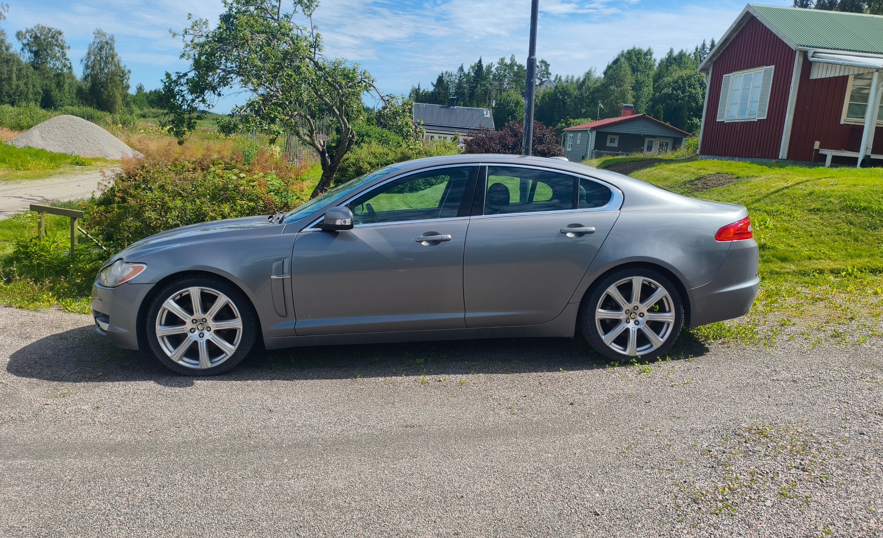 Jaguar XF 2009, kuva 4/9