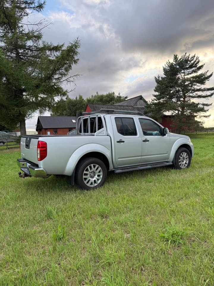 Nissan Navara 2015, bild 2/10