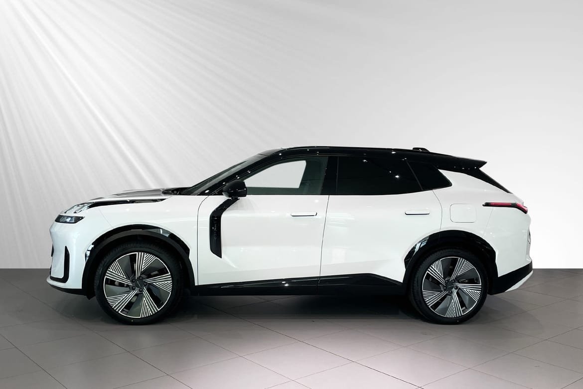 Lynk & Co 08 More PHEV 360° 2025, bild 2/21