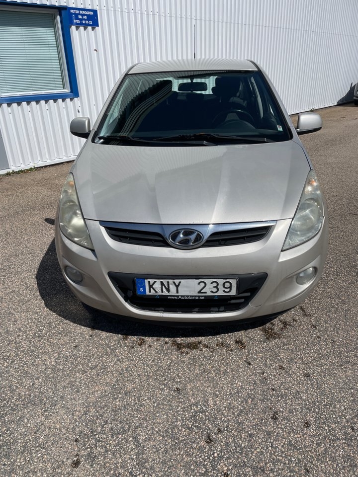 Hyundai i20 2010, photo 4/7