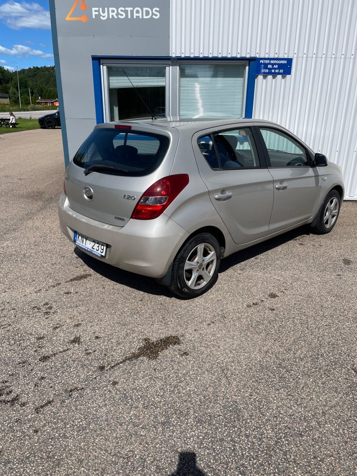 Hyundai i20 2010, photo 5/7