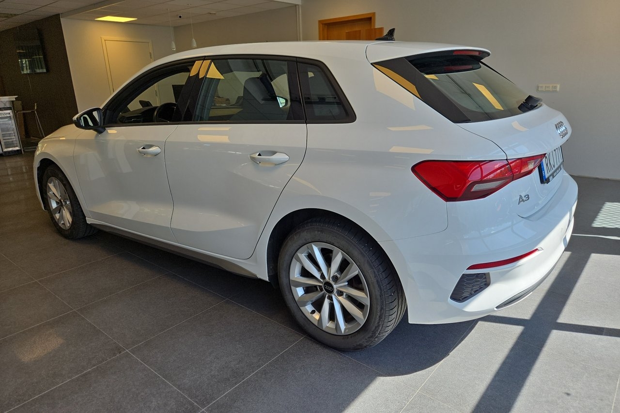 Audi A3 2023, bild 2/10